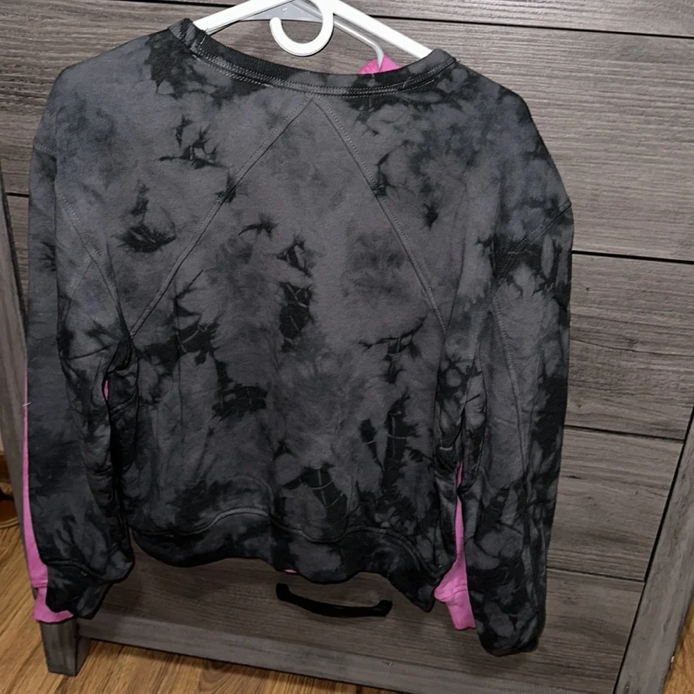 2 crewneck sweatshirt’s🖤🩷 - Picture 5 of 7